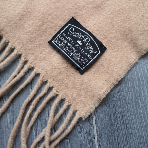 Lambswool Scarf - Picture 3 of 3